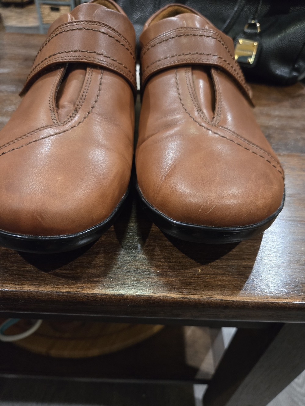 Clarks Women's Tan Leather Slip-On Flats with Hook Strap. 12W - Picture 2 of 5